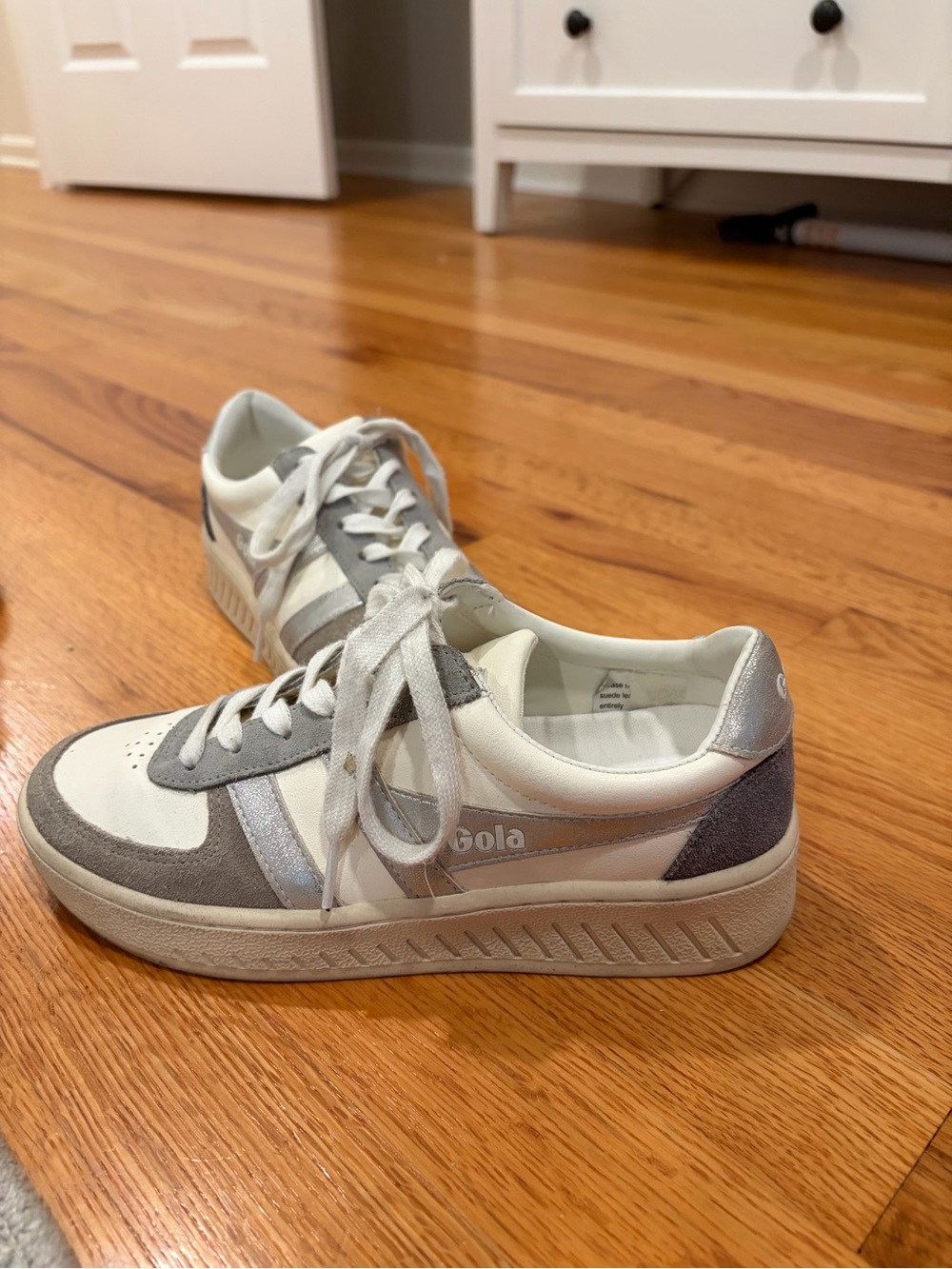 Gola Women's White and Gray Low-Top Sneakers